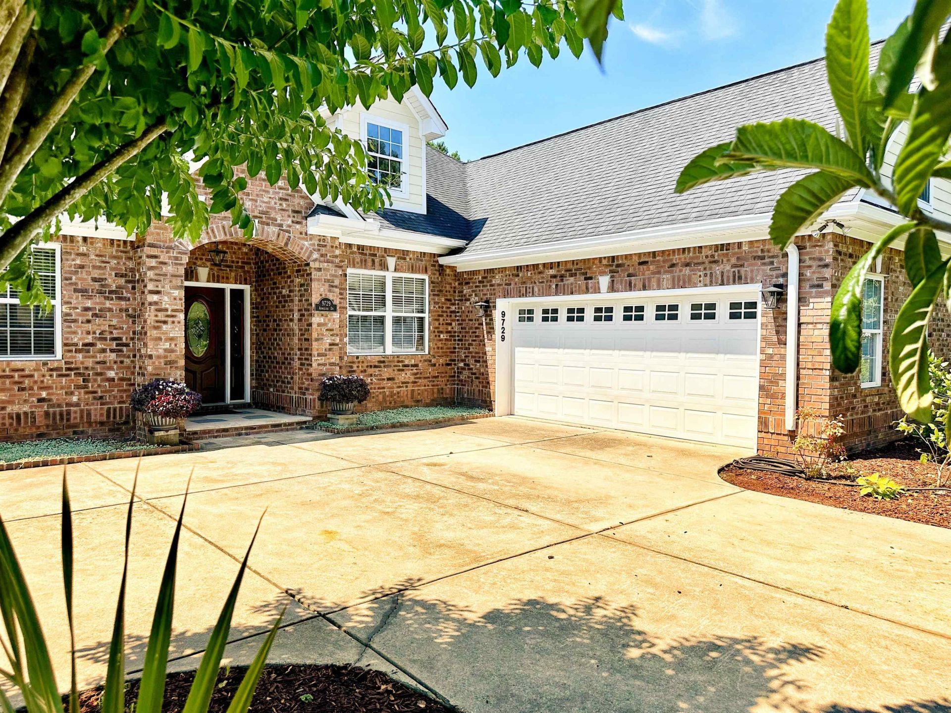 9729 Armelise Dr. Photo 11