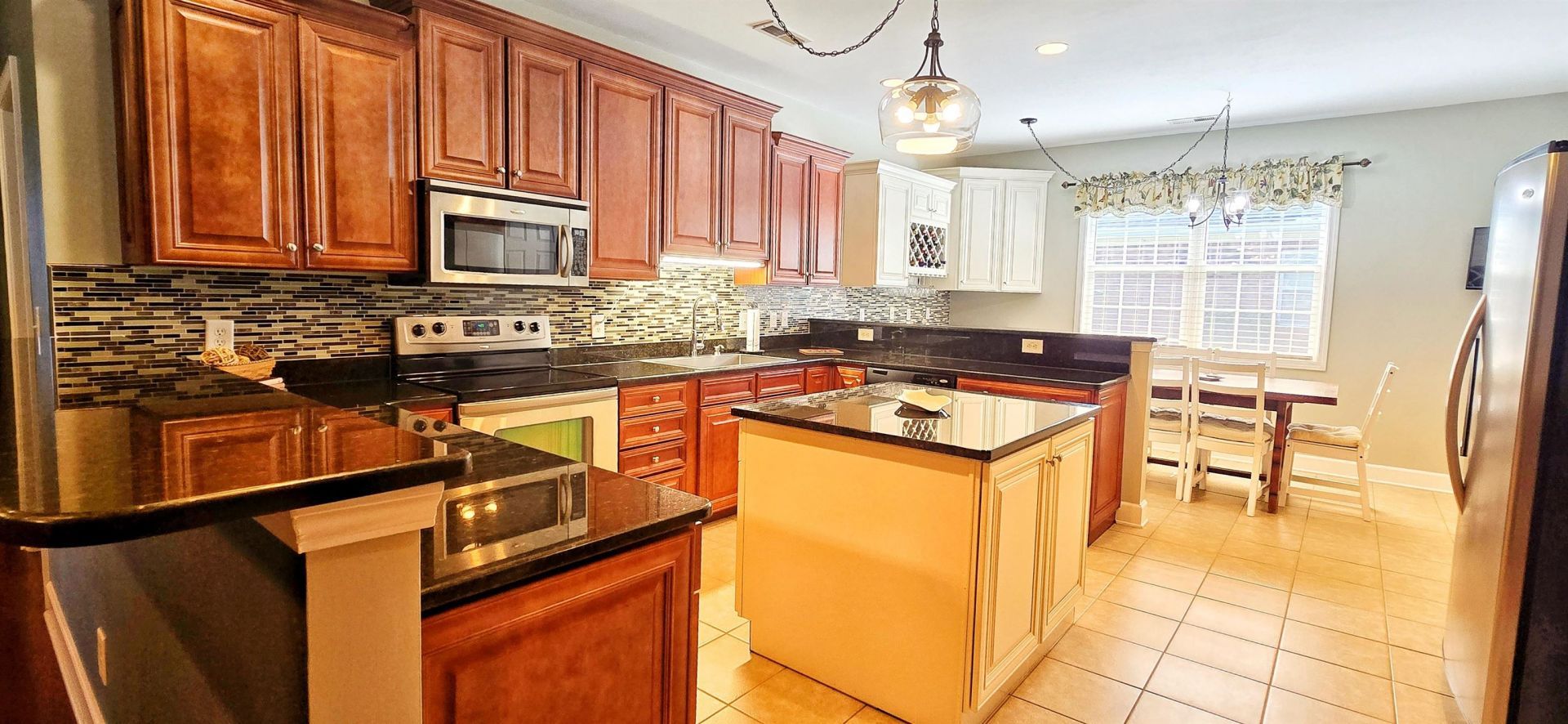 9729 Armelise Dr. Photo 23