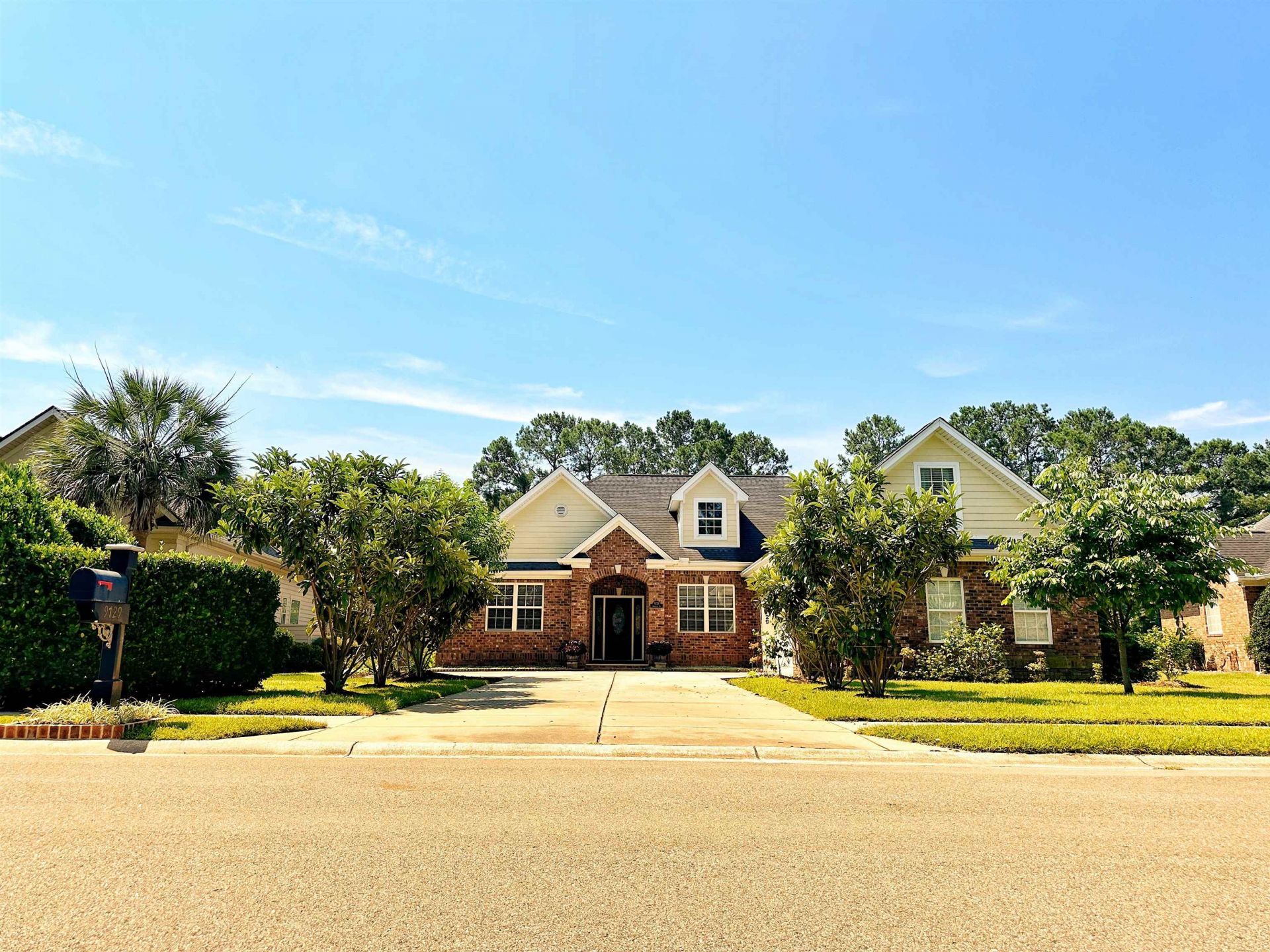 9729 Armelise Dr. Photo 7