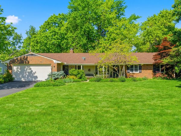 3795 Surrey Hill Place , Upper Arlington, OH 43220