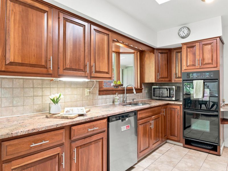 3795 Surrey Hill Place, Upper Arlington, OH 43220 Photo 15