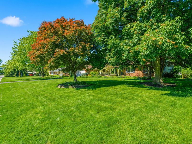 3795 Surrey Hill Place, Upper Arlington, OH 43220 Photo 5