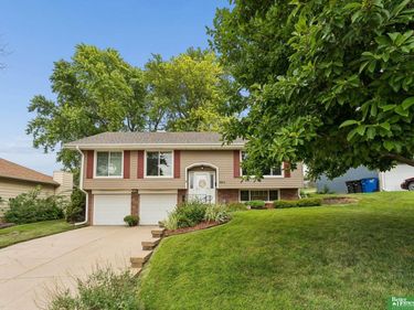 9814 Browne Street, Omaha, NE 68134