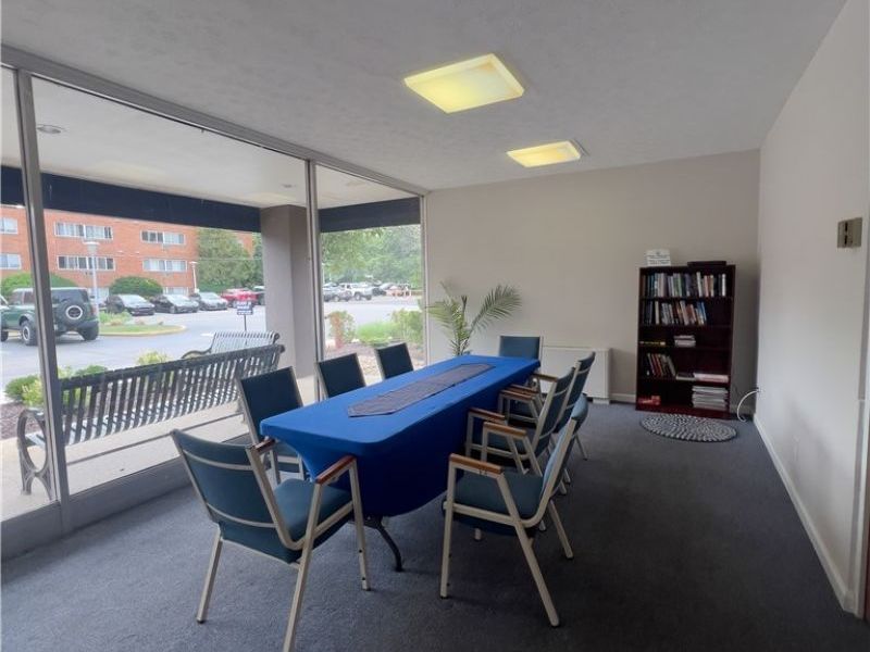 12520 Edgewater Drive N, Unit 504, Lakewood, OH 44107 Photo 8