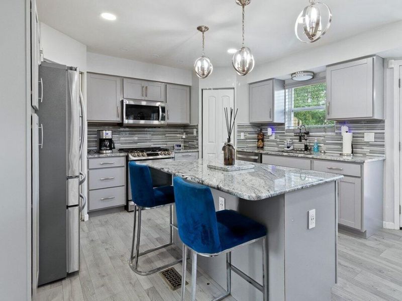 5048 Blue Meadow Court, Columbus, OH 43231 Photo 11