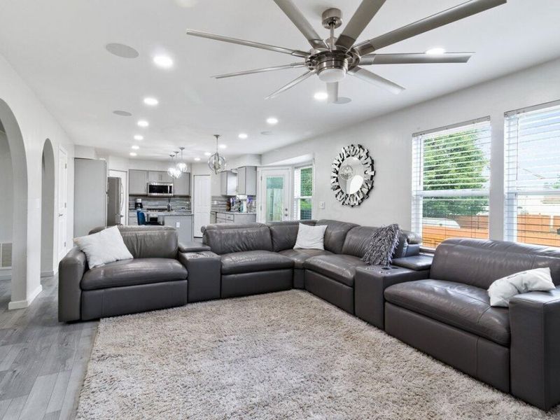 5048 Blue Meadow Court, Columbus, OH 43231 Photo 7