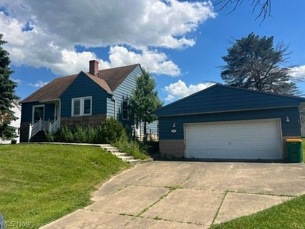 325 Evelyn Avenue , Seven Hills, OH 44131