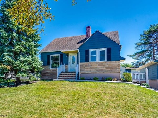 325 Evelyn Avenue, Seven Hills, OH 44131