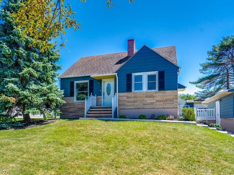 325 Evelyn Avenue, Seven Hills, OH 44131 Photo 1