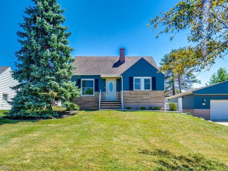325 Evelyn Avenue, Seven Hills, OH 44131 Photo 2