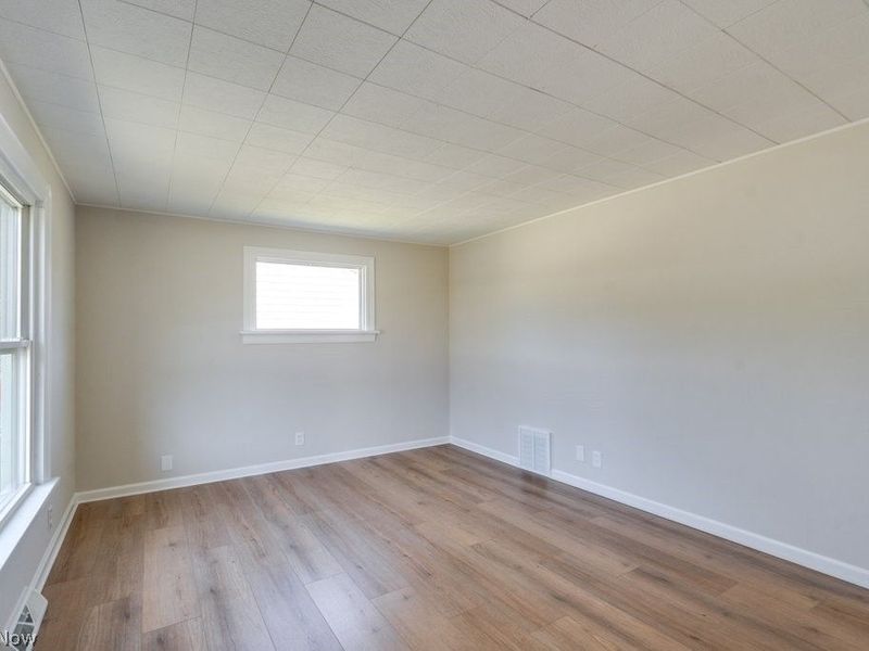 325 Evelyn Avenue, Seven Hills, OH 44131 Photo 9