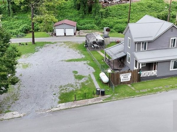 2431 Miracle Mtn. Rd., Elbert, WV 25413