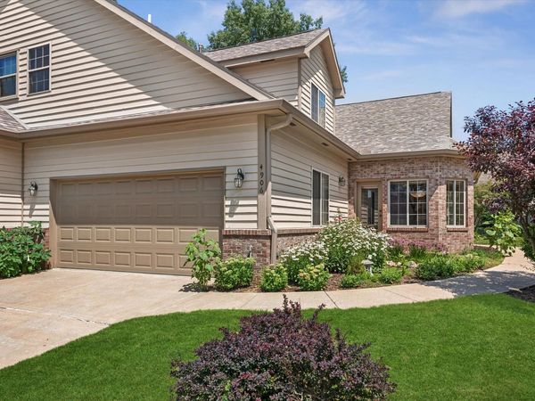 4906 Waters Edge Drive , Valparaiso, IN 46383