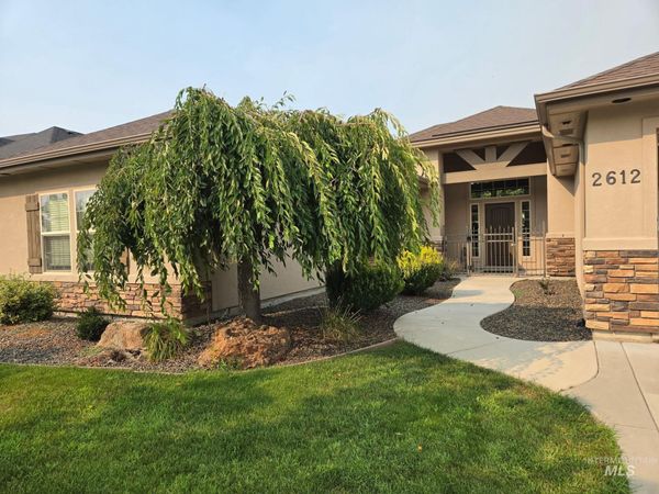 2612 E Lacewood Dr, Meridian, ID 83646