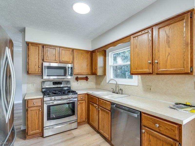 1505 Democracy Drive NW, North Canton, OH 44720 Photo 10