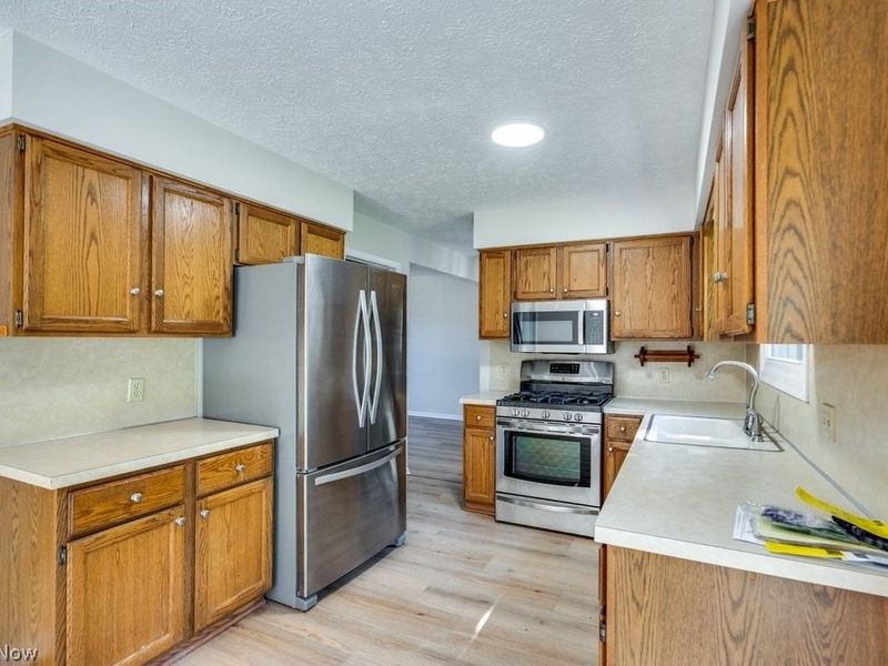 1505 Democracy Drive NW, North Canton, OH 44720 Photo 11