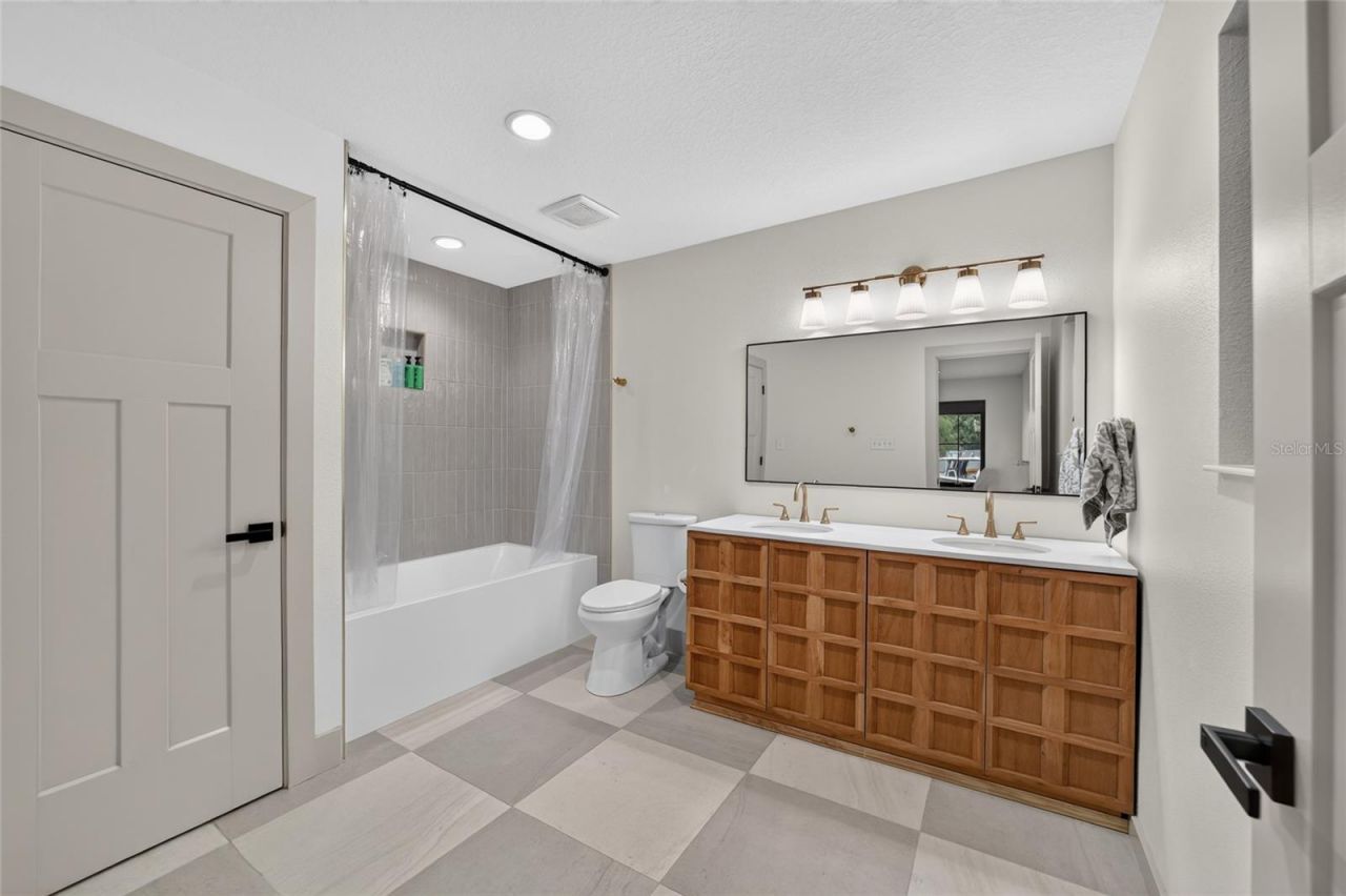 232 SE Kings Bay Dr, Crystal River, FL 34429 Photo