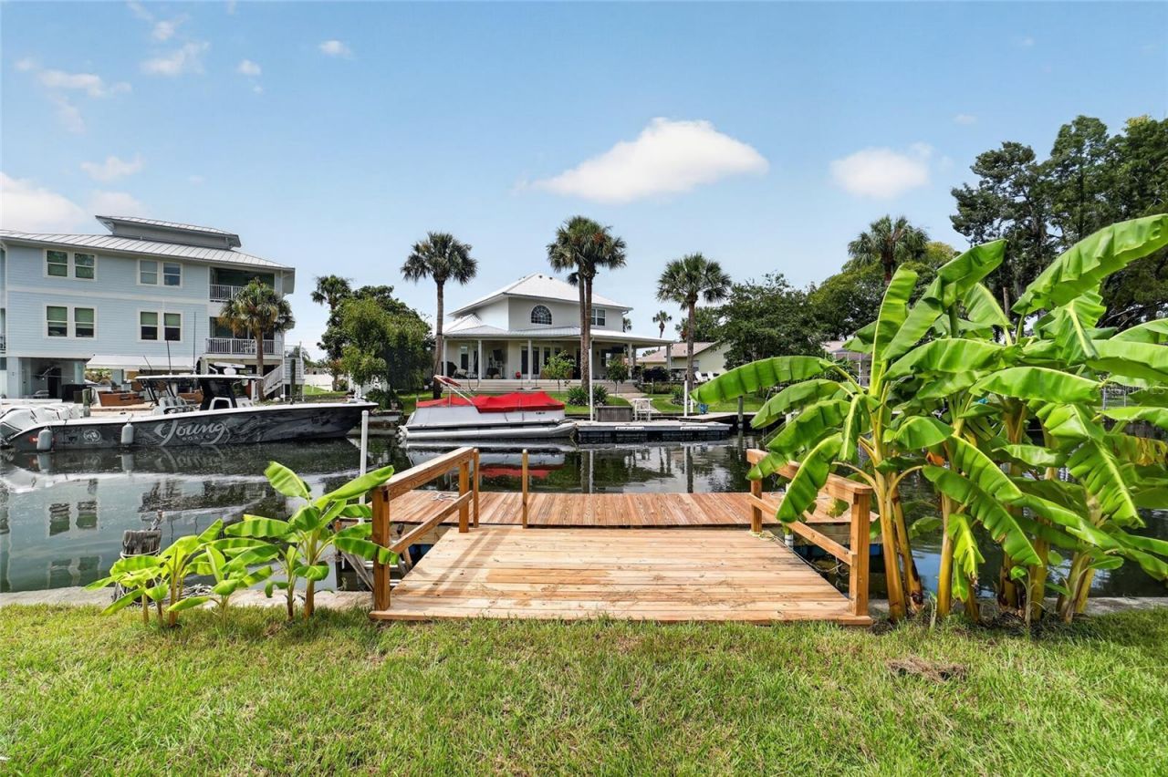 232 SE Kings Bay Dr, Crystal River, FL 34429 Photo