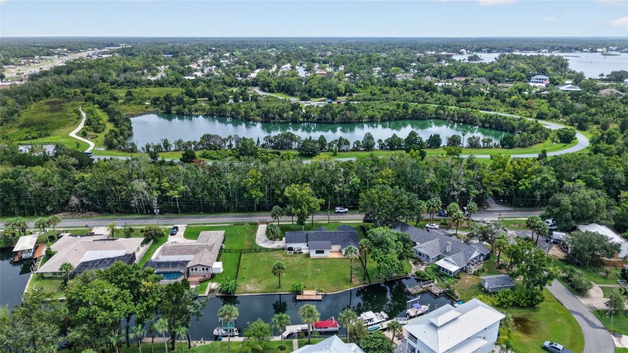 232 SE Kings Bay Dr, Crystal River, FL 34429 Photo