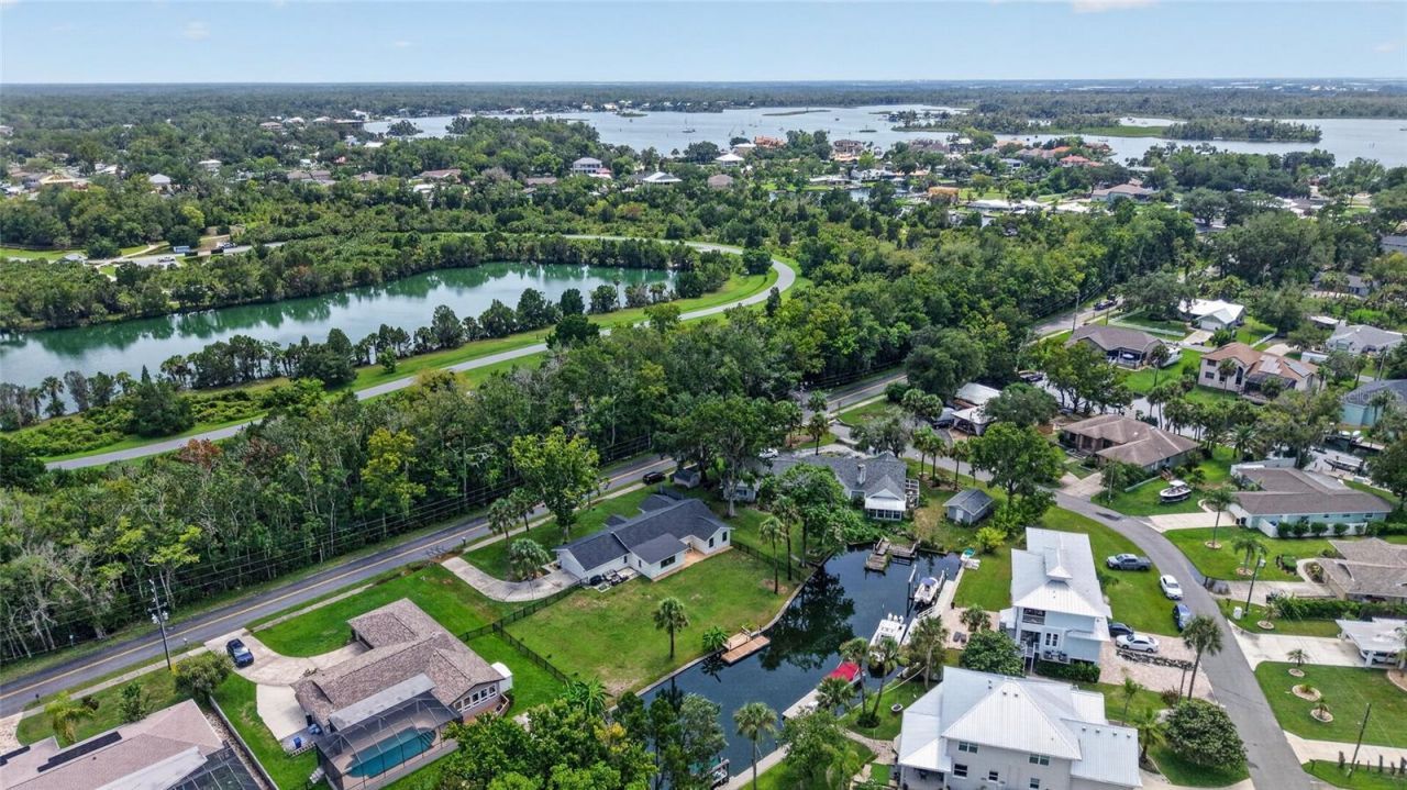232 SE Kings Bay Dr, Crystal River, FL 34429 Photo