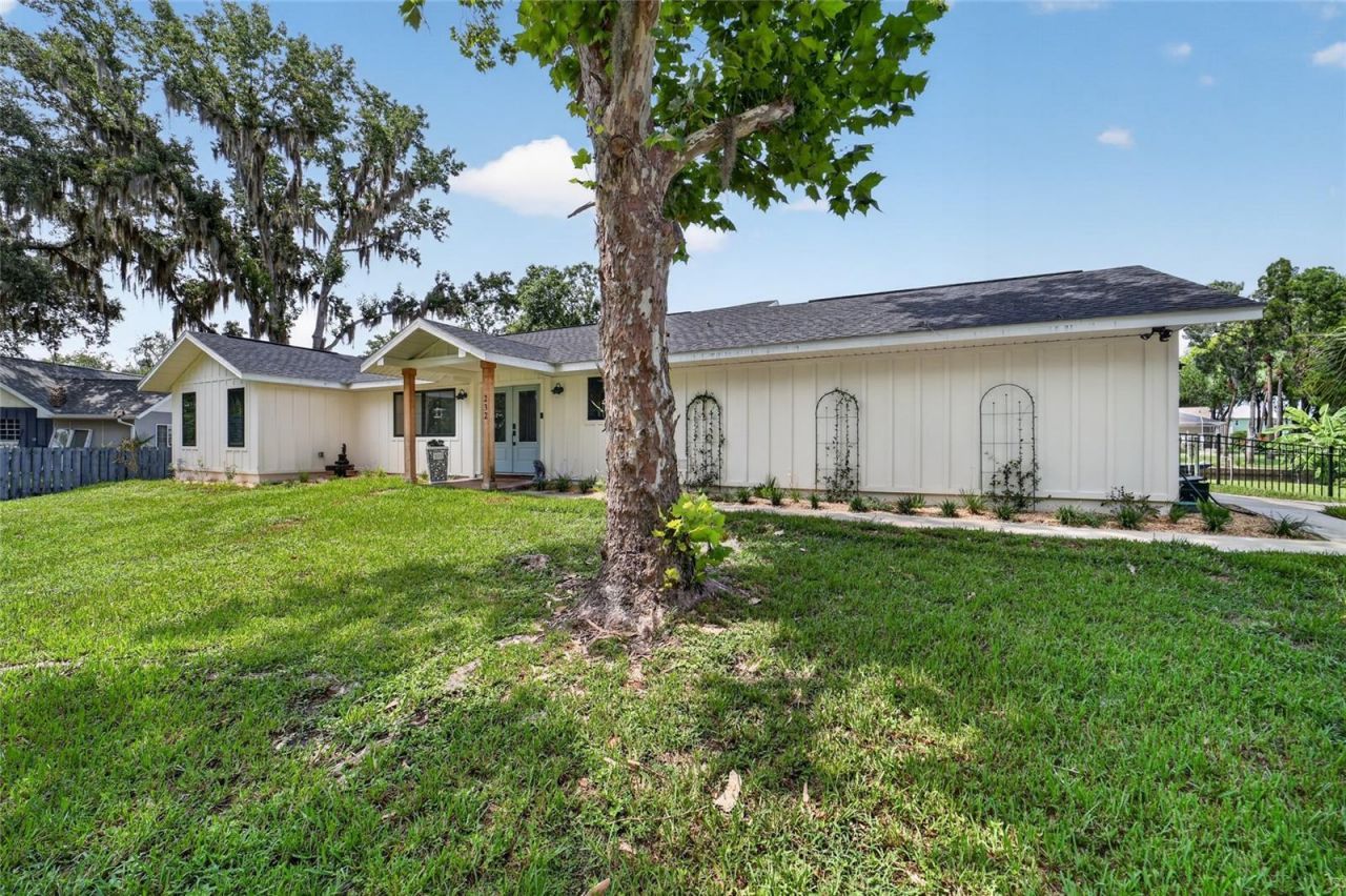 232 SE Kings Bay Dr, Crystal River, FL 34429 Photo