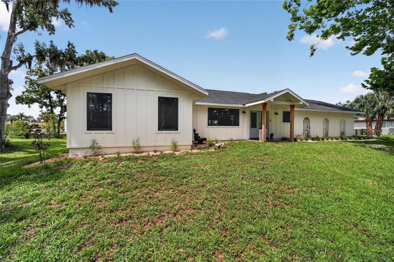 232 SE Kings Bay Dr, Crystal River, FL 34429 Photo