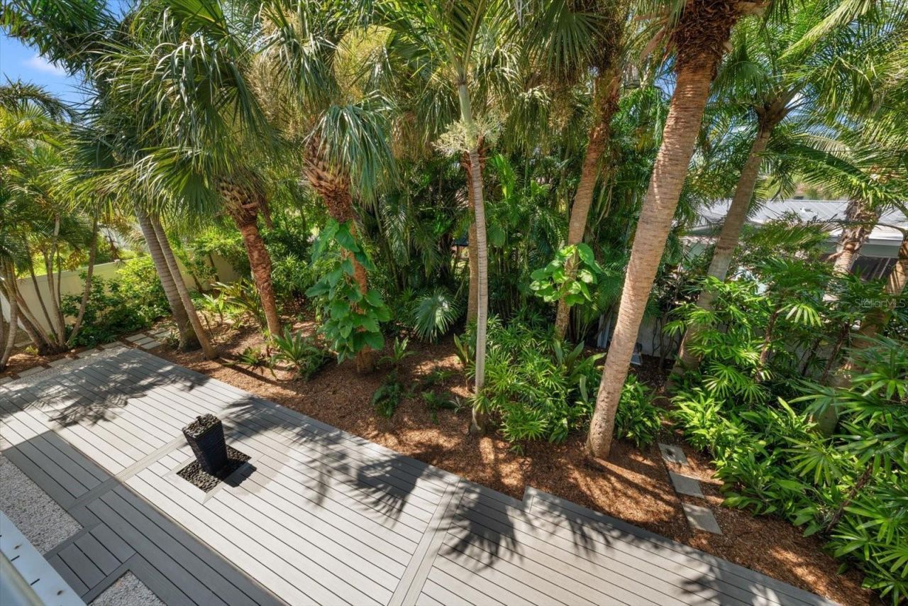 114 13th Street, Belleair Beach, FL 33786 Photo