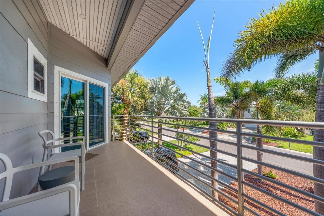 114 13th Street, Belleair Beach, FL 33786 Photo