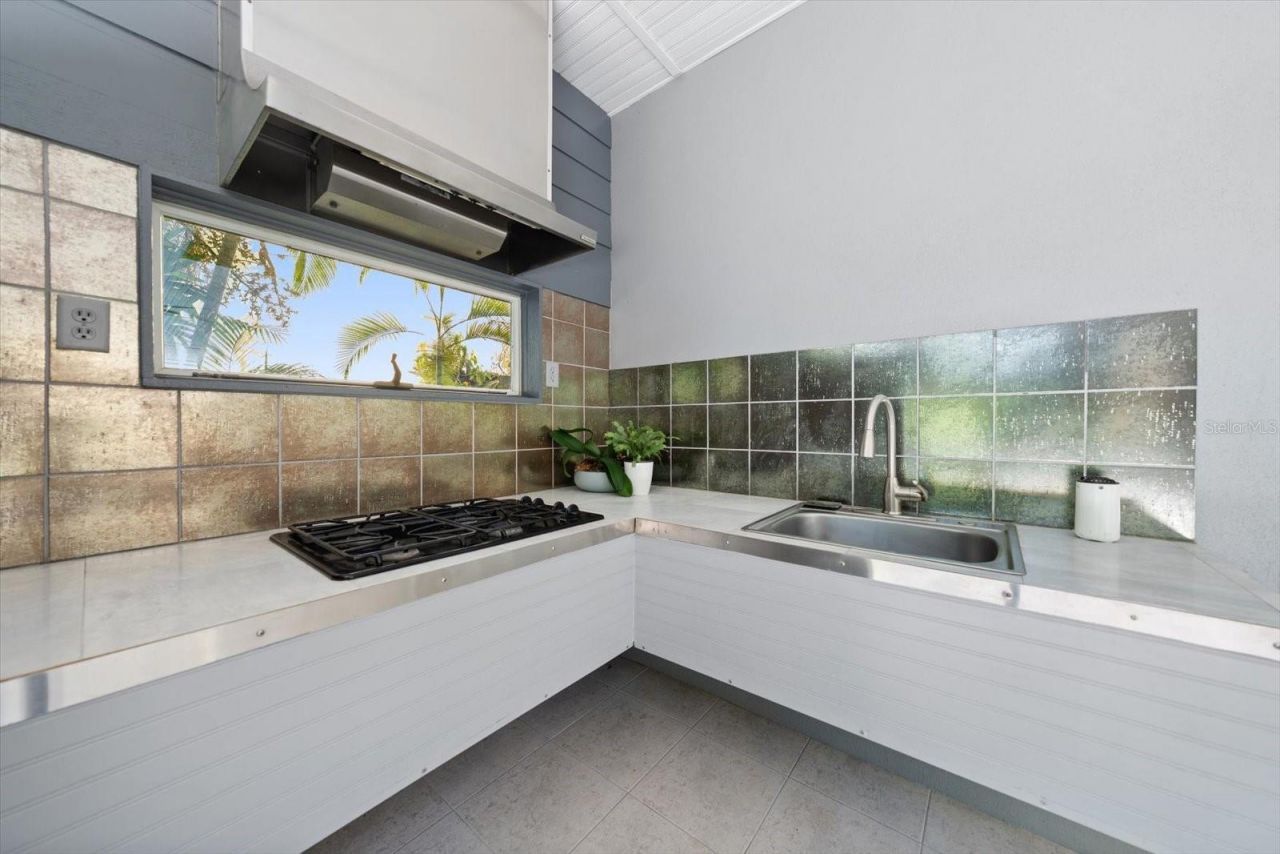 114 13th Street, Belleair Beach, FL 33786 Photo