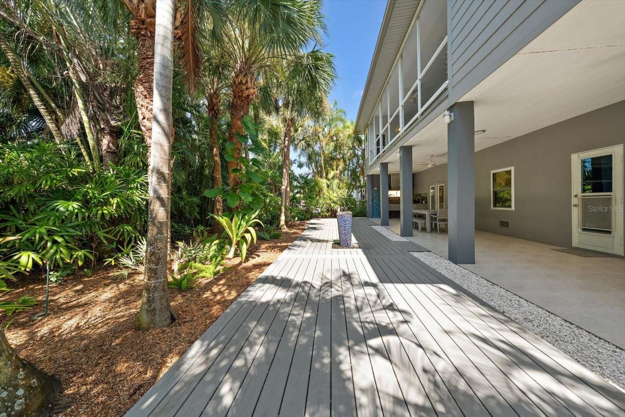 114 13th Street, Belleair Beach, FL 33786 Photo