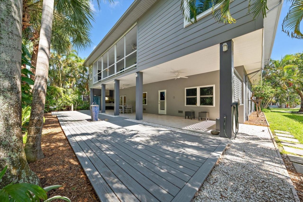 114 13th Street, Belleair Beach, FL 33786 Photo