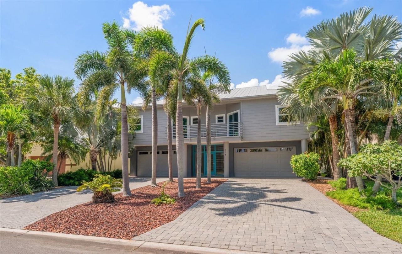 114 13th Street, Belleair Beach, FL 33786 Photo