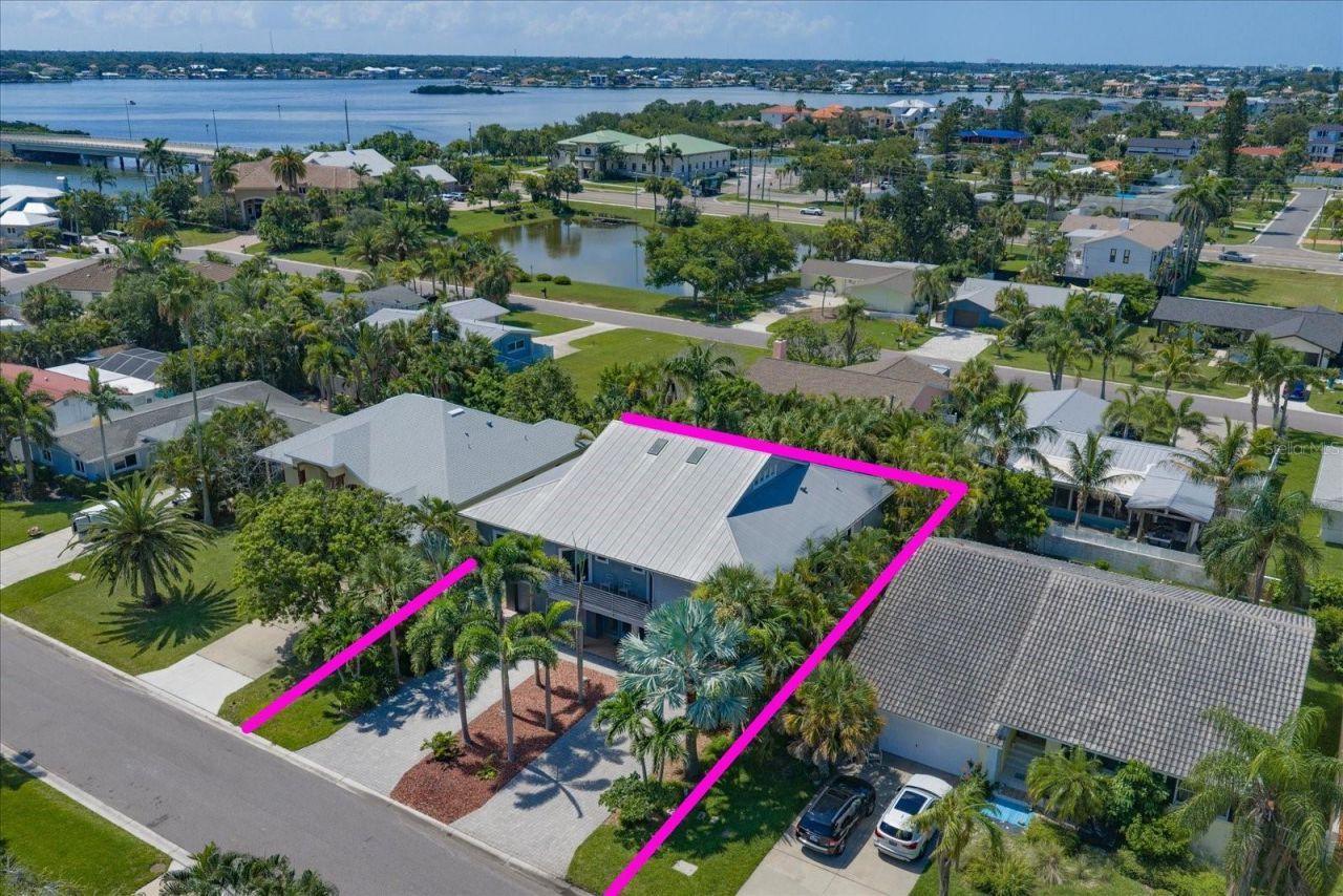 114 13th Street, Belleair Beach, FL 33786 Photo