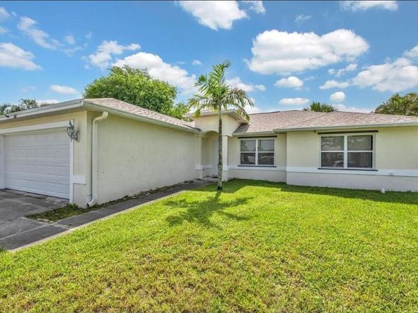 2537 SW Deckard Street, Port St. Lucie, FL 34953
