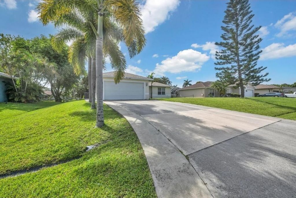 2537 SW Deckard Street, Port Saint Lucie, FL 34953 Photo