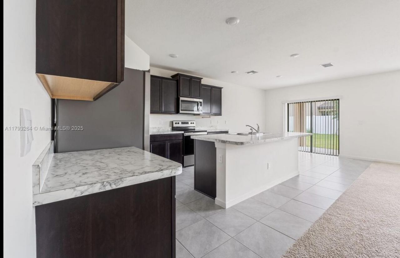 5305 Fantasy Drive, Fort Pierce, FL 34947 Photo