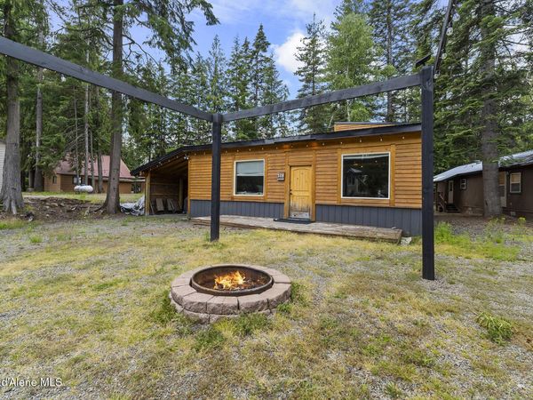 118 Timber LN , Nordman, ID 83848