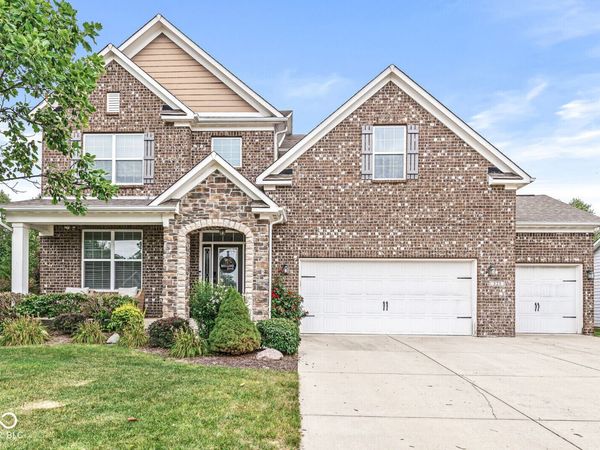 525 Amersham Court, Avon, IN 46123