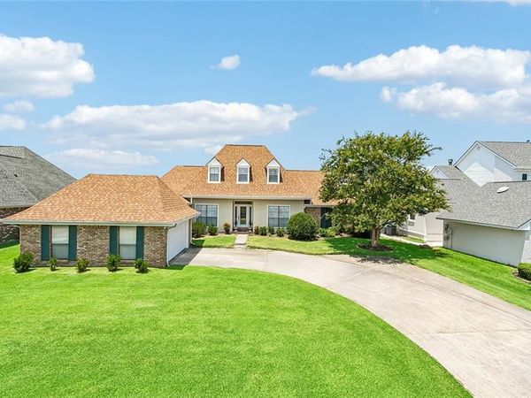 10 LA QUINTA Drive , Slidell, LA 70458