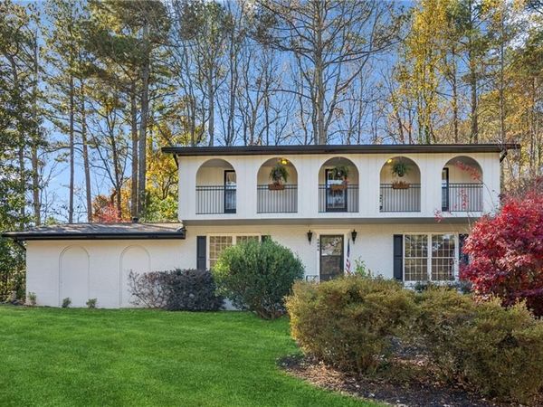 4894 Macbain Lane , Dunwoody, GA 30360