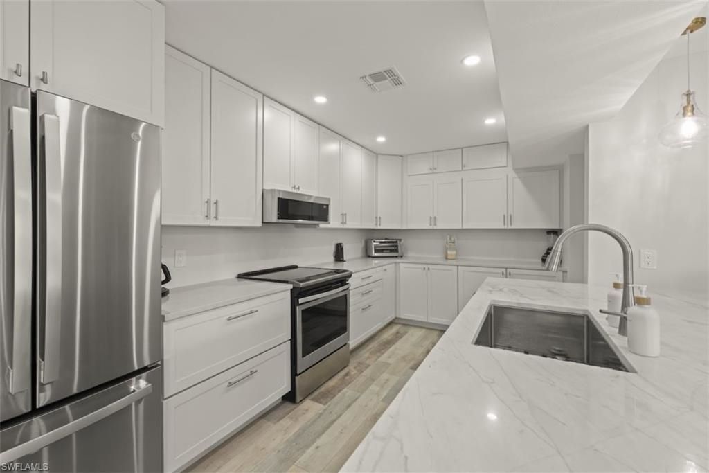 585 E Gulf Dr, Unit A2, Sanibel, FL 33957 Photo