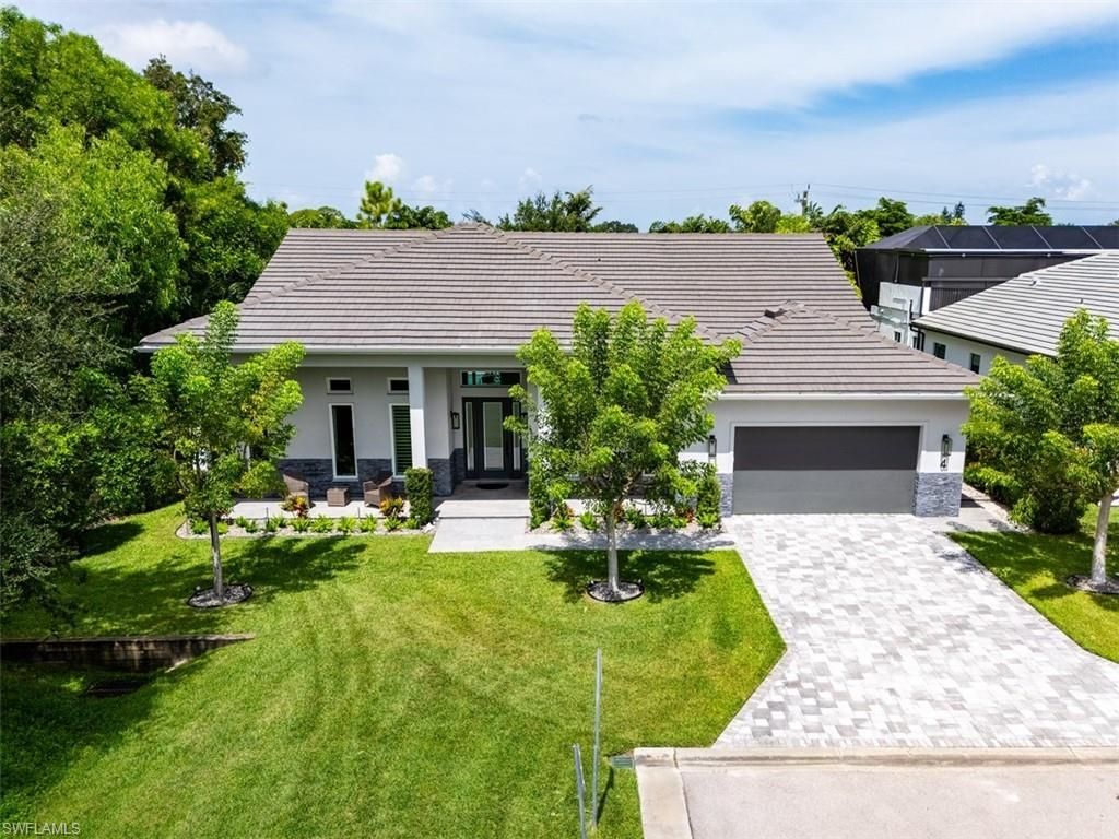 4 Willoughby Dr, Naples, FL 34110 Photo