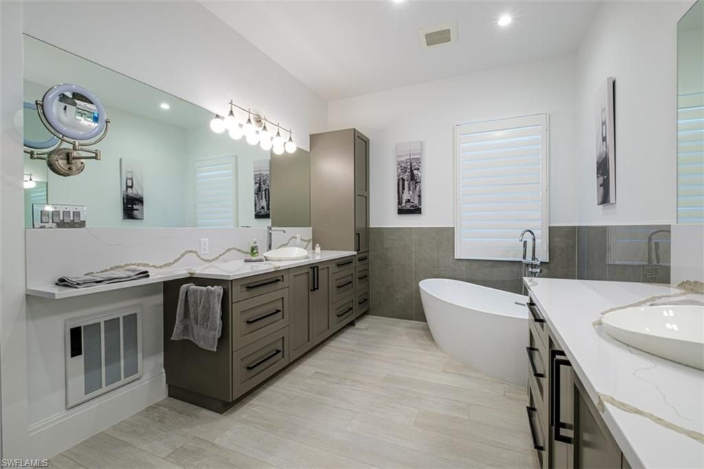 4 Willoughby Dr, Naples, FL 34110 Photo