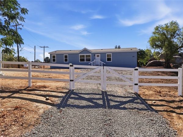 26660 Robert , Perris, CA 92570