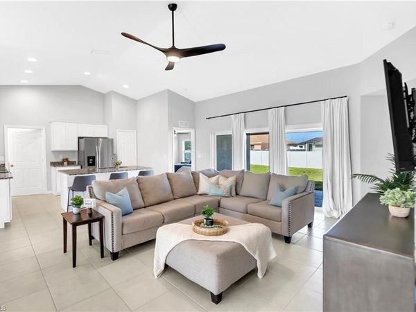618 NE 2nd PL , CAPE CORAL, FL 33909