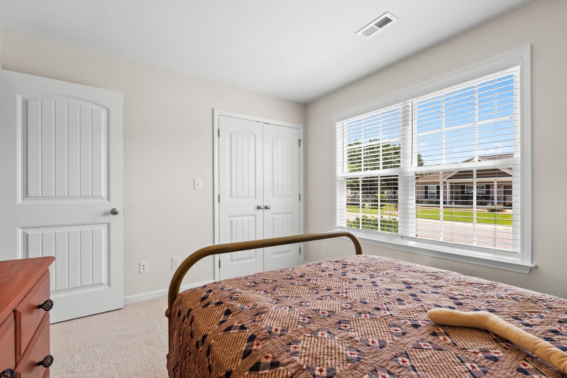 852 Inglenook Ln. Photo 22