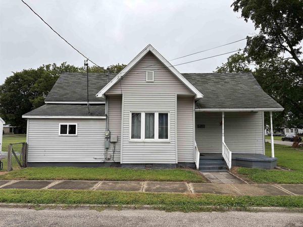 102 W Swartzel Avenue, Vincennes, IN 47591