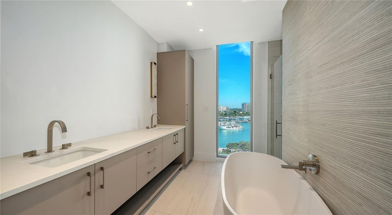 253 Golden Gate Point, Unit 902, Sarasota, FL 34236 Photo