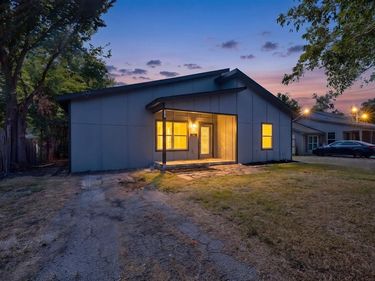 2946 Darby Drive, Dallas, TX 75227
