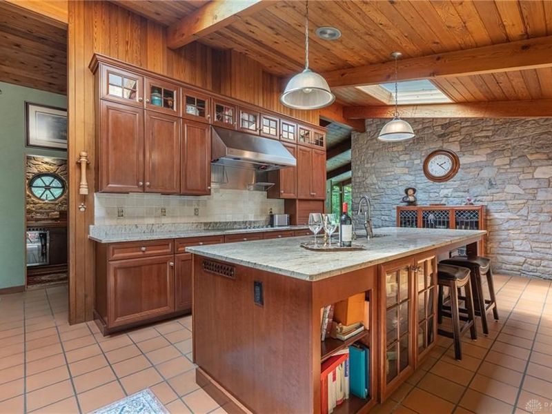 2036 W Alex Bell Road, West Carrollton, OH 45459 Photo 11